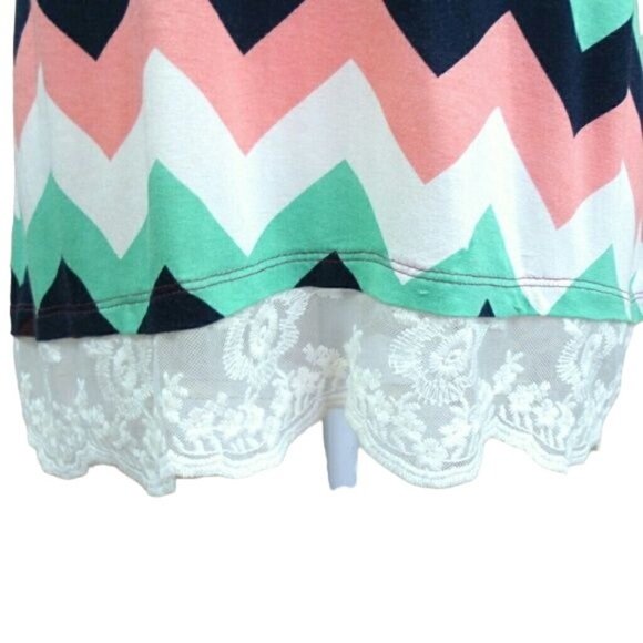 NWT Chevron lace trim tee XL - Picture 4 of 4